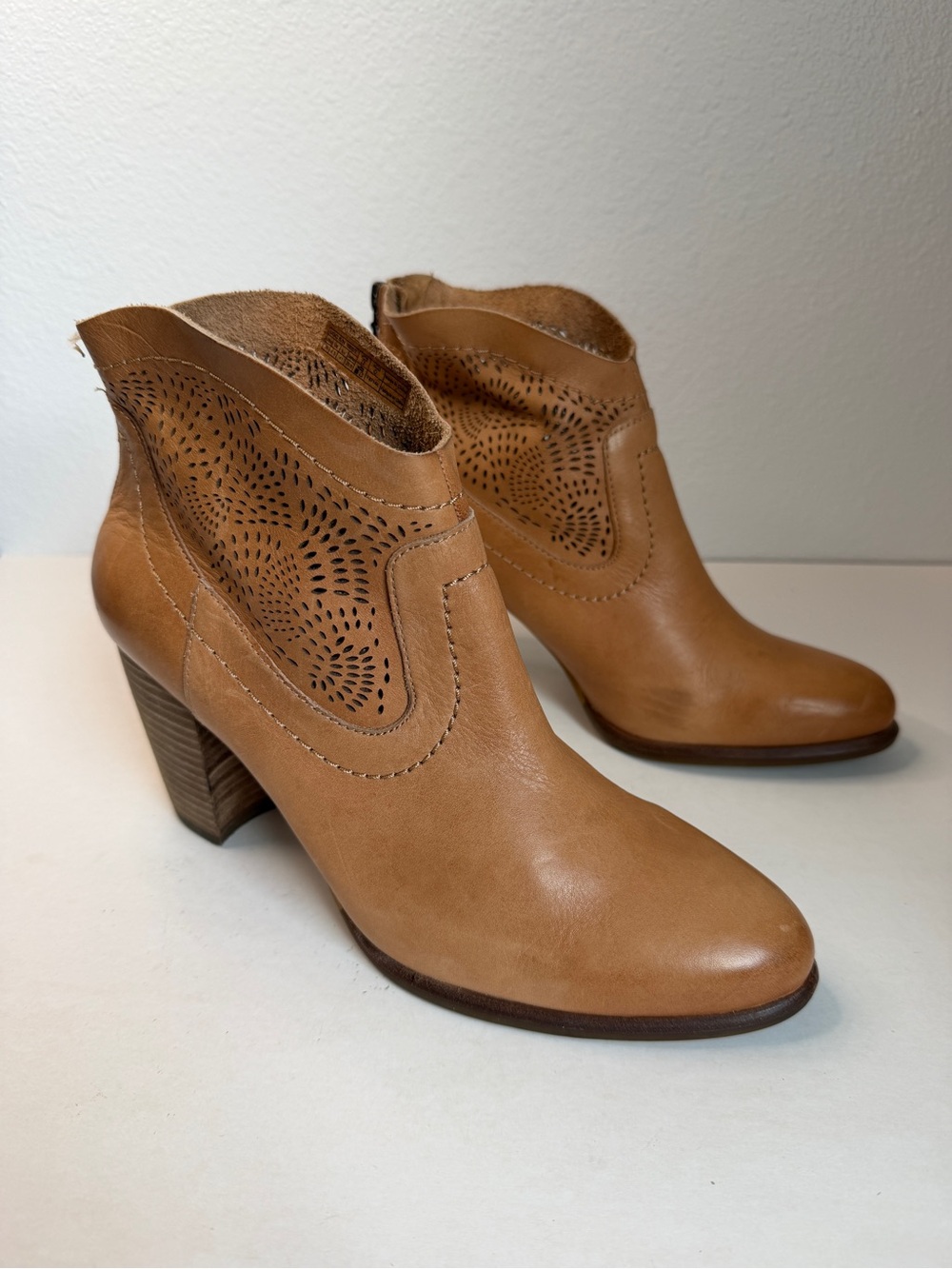 UGG Charlotte Seaweed Perforated Tan Booties Size 10